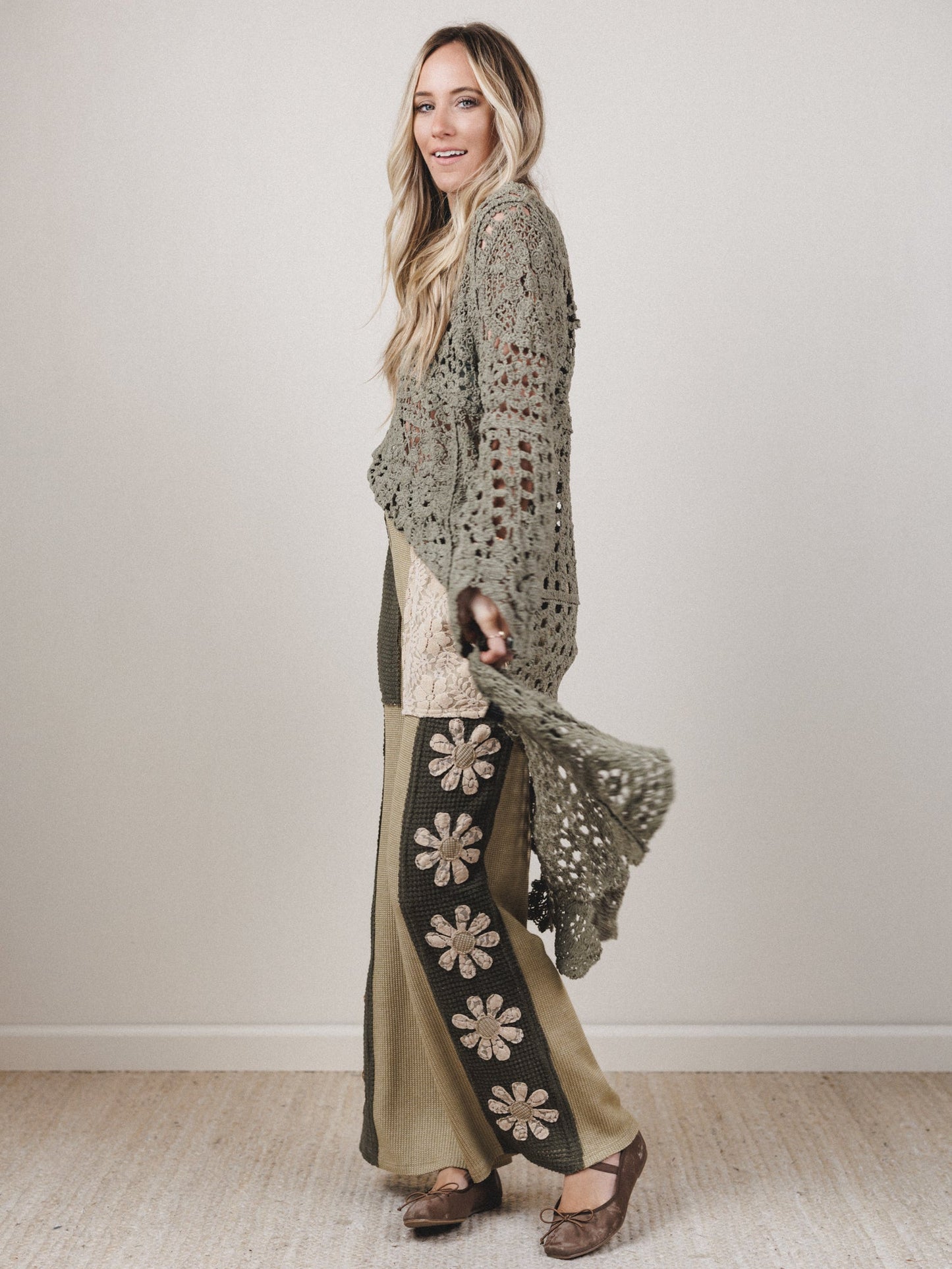 Flower Fields Large Pocket Pants - Sage