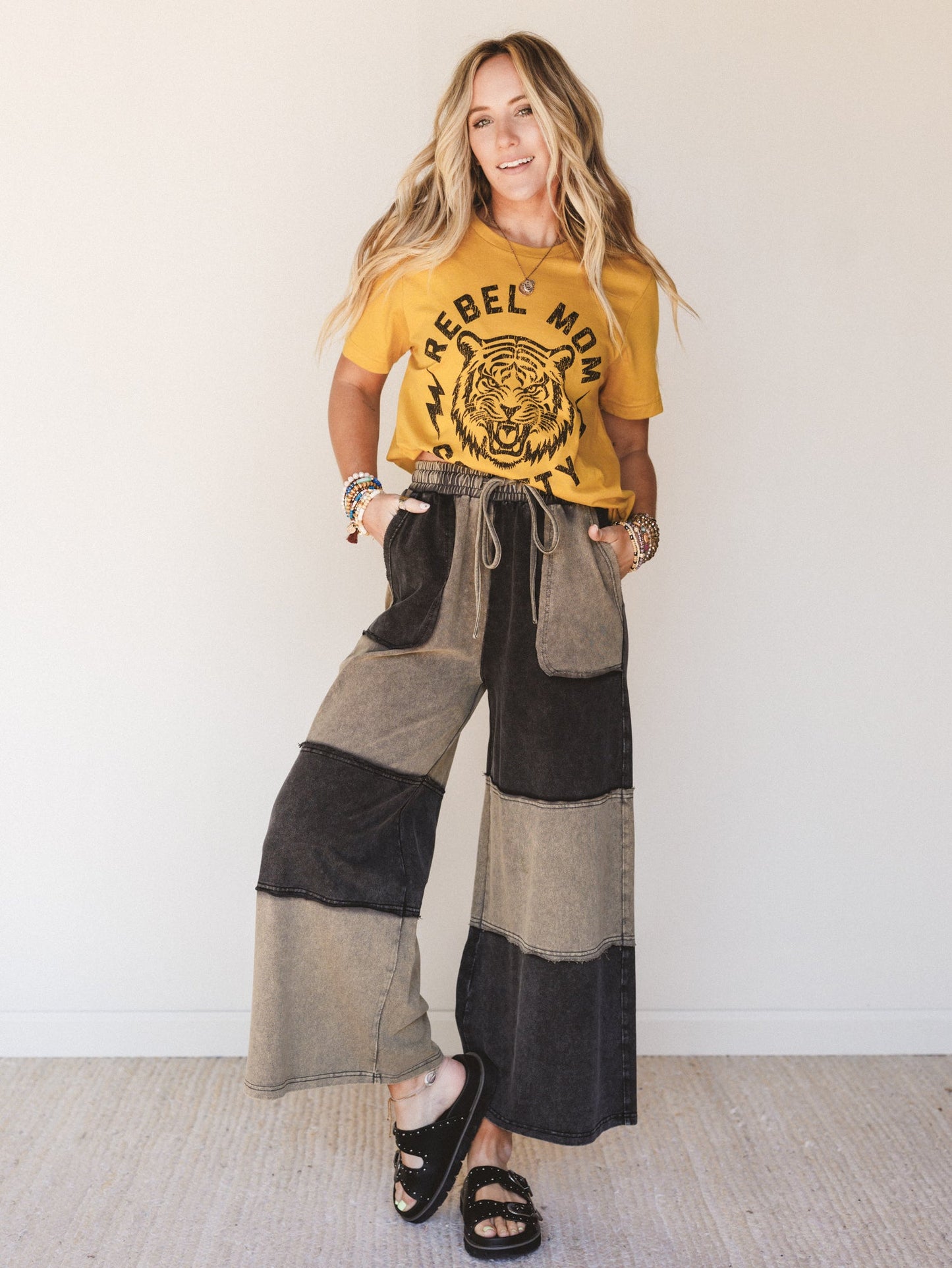 Coastal Colorblock Pants - Black