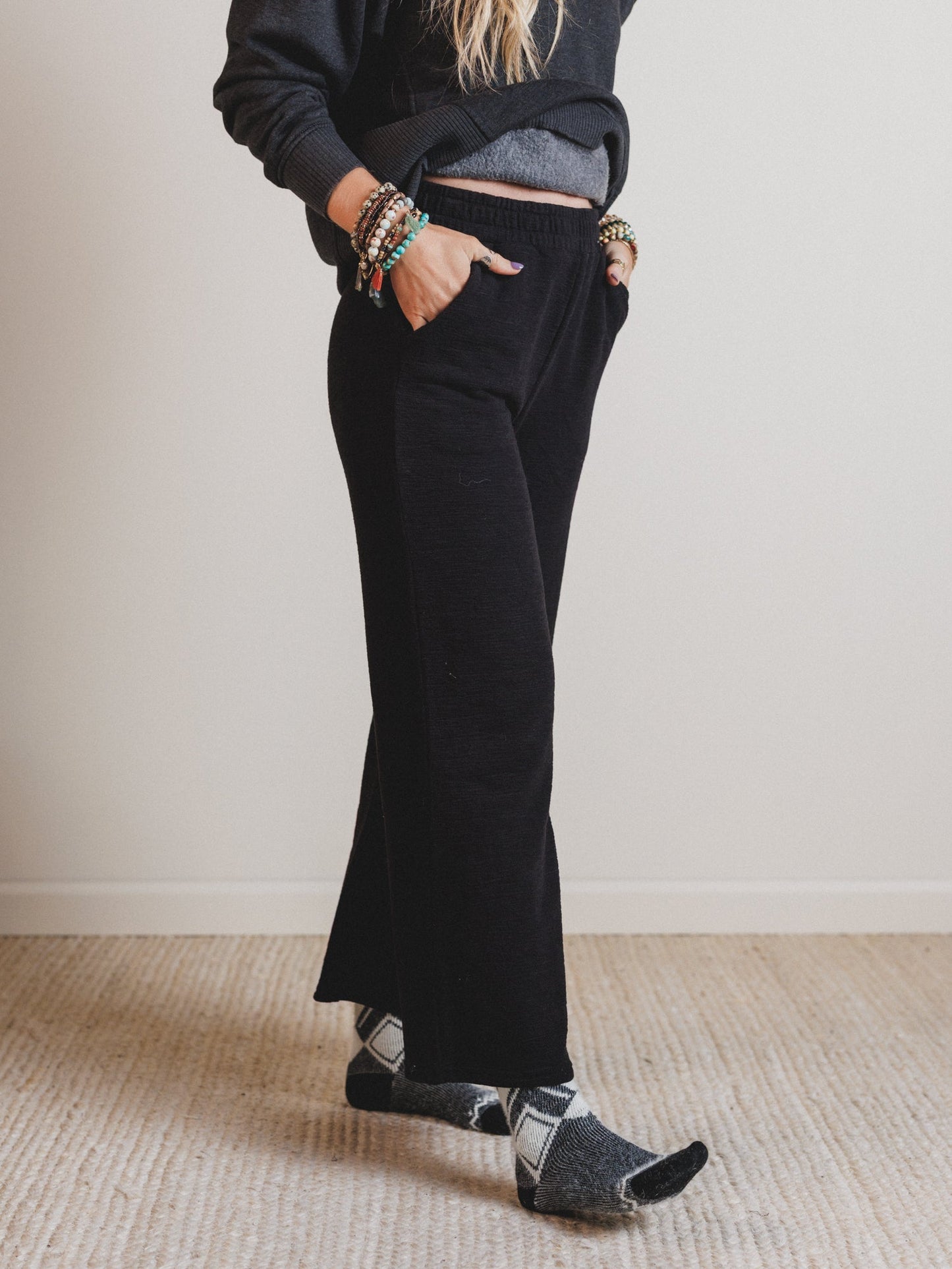 Sky Valley Lounge Pants - Black
