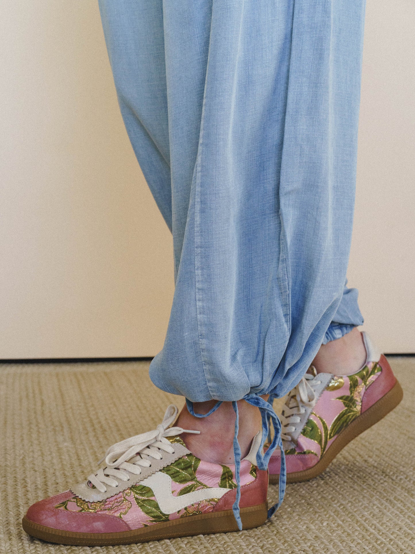 Pocket Full of Flowers Pants - Light Denim