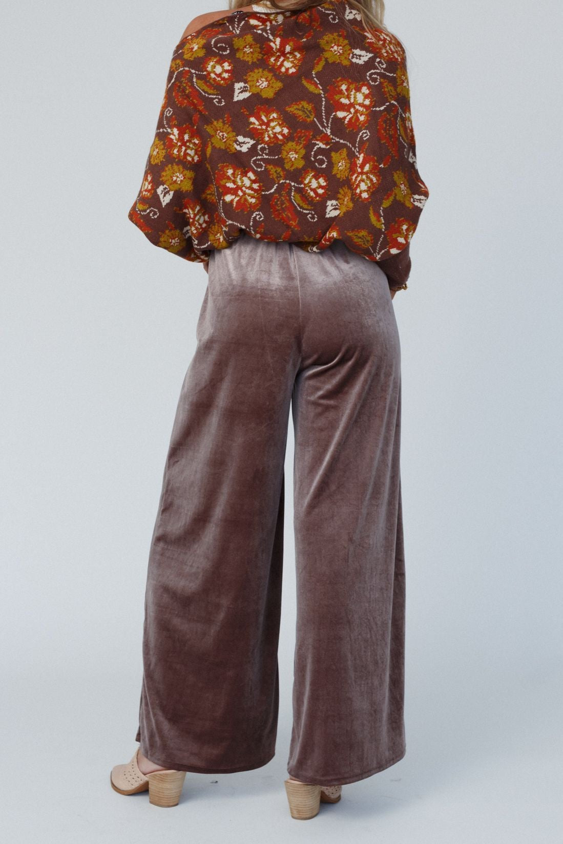 The Nest Relaxing Robin Velvet Wide Leg Pant - Coco